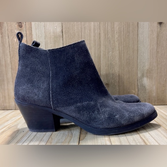 Vince Camuto boots - Picture 5 of 11